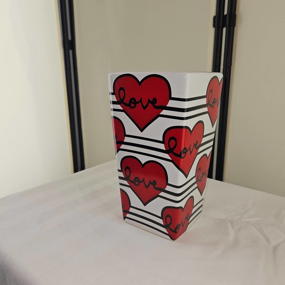 ProFlowers Ceramic Flower Vase Big Hearts w/ Love Black Lines Valentines Floral - Picture 3 of 5